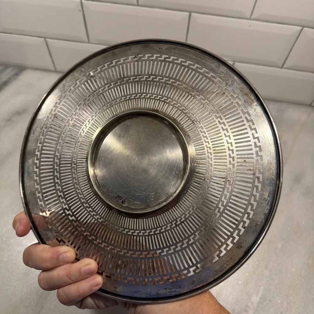 SHEFFIELD  DESIGN MADE IN USA HMC  E.P.N.S. 0326  SILVER COLOR FOOTED PLATES 10